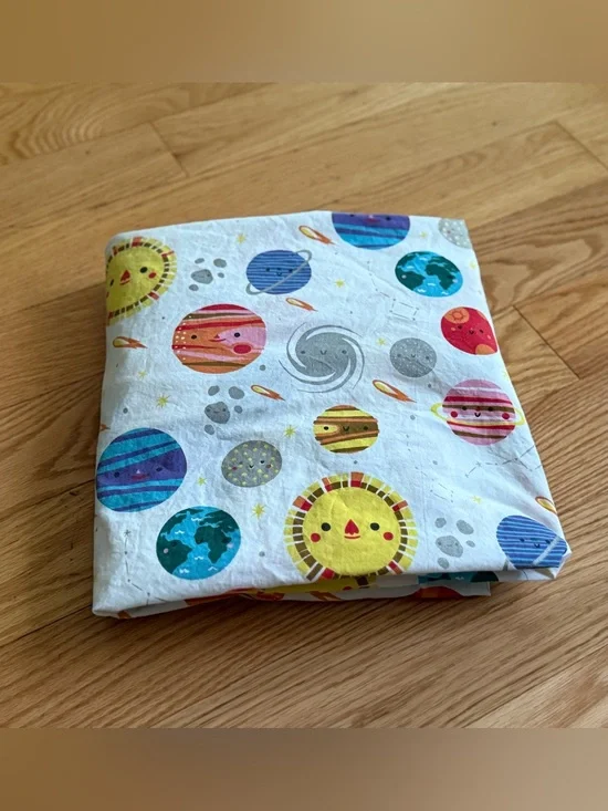 Crate & Barrel /Crate & Kids Organic Outer Space planets Sun crib toddler sheet