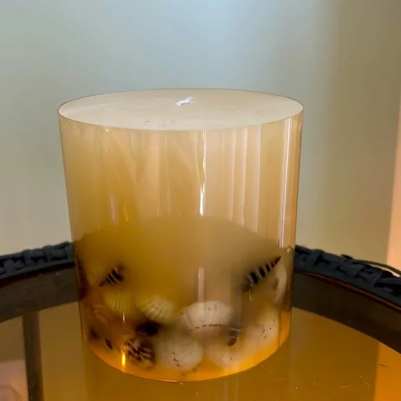 NWT Crate&Barrel Seashell Candle 2 🐚 RARE