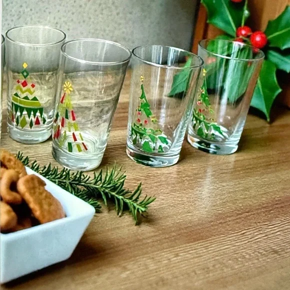 Vintage Crate&Barrel Holiday Christmas Holliday Season Tree Glasses Set Of 4