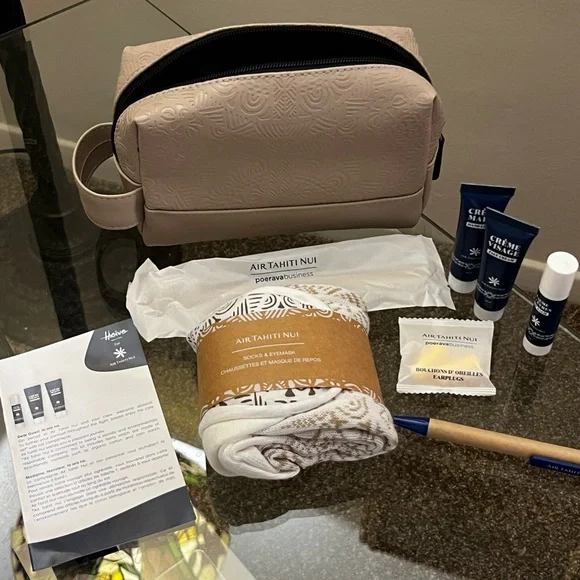 Air Tahiti Nui Business Class Amenity Kit Pouch (3) Blue And Beige