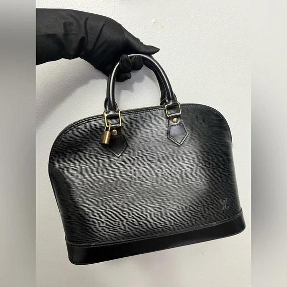Louis Vuitton Epi Alma PM