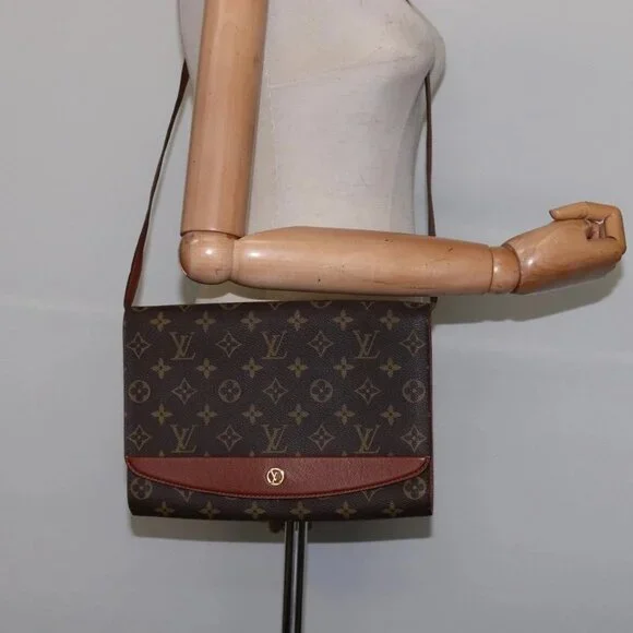 LOUIS VUITTON Monogram Bordeaux 27 Shoulder Bag M51797 LV Auth bs29606