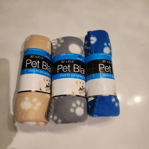 Set of 3 Pet Blankets Paw Print Fleece 30x215 Ideal for Crate Bed Car
