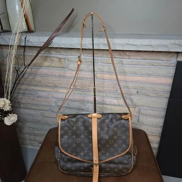 🐢 Louis Vuitton Saumur 35 Monogram Saddle Bag VINTAGE LV Authenticity Guarantee