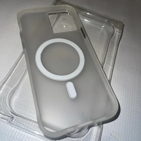 IPhone 12 / 12 Pro Cover Clear