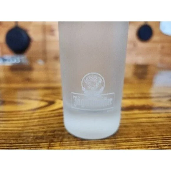 JAGERMEISTER LOGO BUCK DEER FROSTED SHOT GLASS - VERY NICE