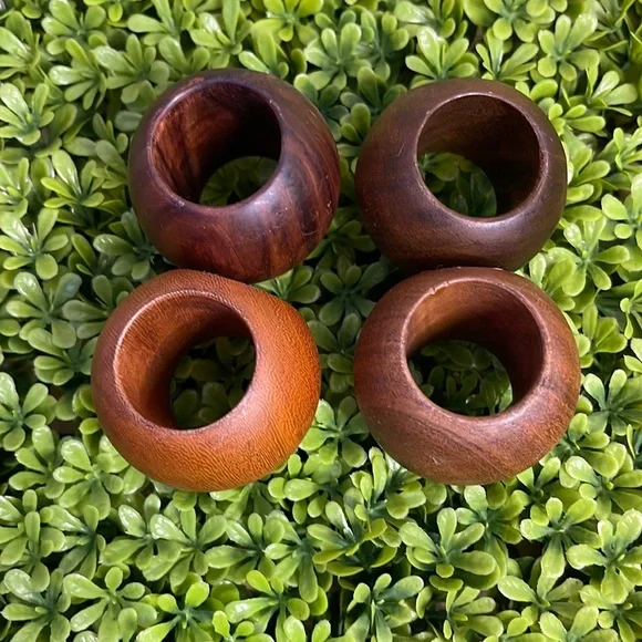 🔥 SALE Crate & Barrel Wooden Napkin Rings set of 4