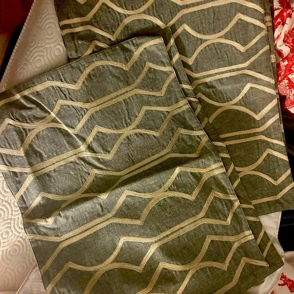 8 Crate & Barrel placemats