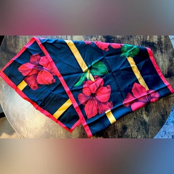 VINTAGE: | ladies 100% silk, scarf.