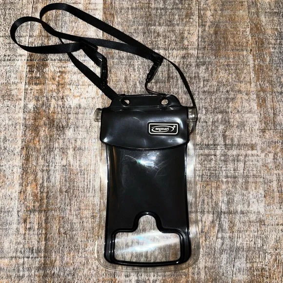 Segmart IPX8 Floating Waterproof Phone Case in Black
