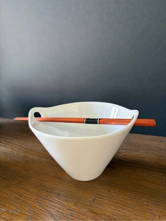 Set of 4 Crate & Barrel Kai Noodle Bowls with Chopsticks