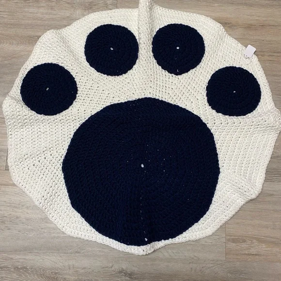 Handmade 26” White and Navy Paw Print Crochet Throw Rug