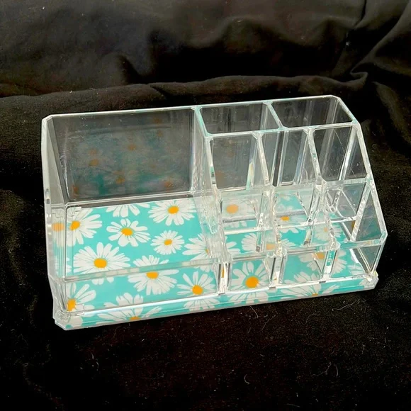 Blue and White Daisy Desk Organizer