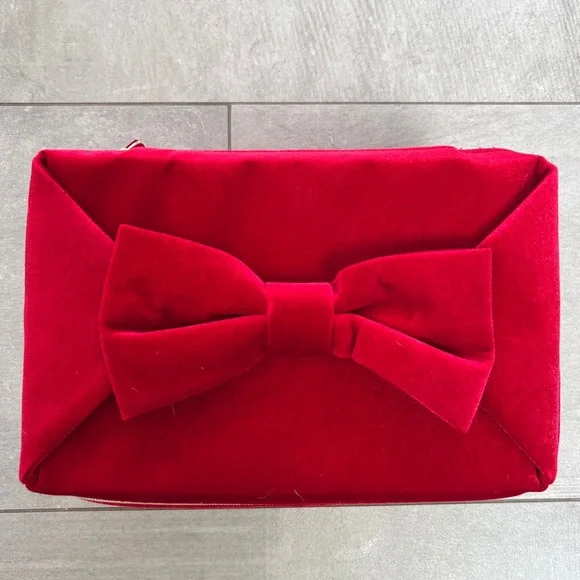 NWT gorgeous red velvet train case - cosmetics? Jewelry? Scarves? You decide! 😊