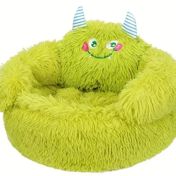 Adorable Furry Monster Dog & Cat Bed – Cozy Long-Haired Pet Bed for Pets