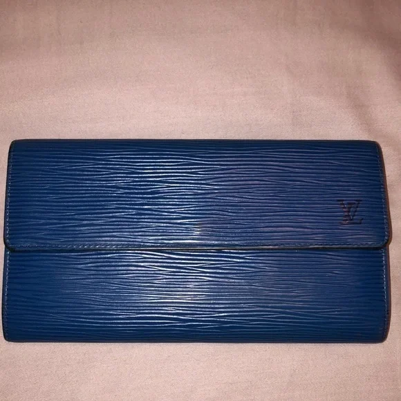 Louis Vuitton Blue Epi Sarah Wallet