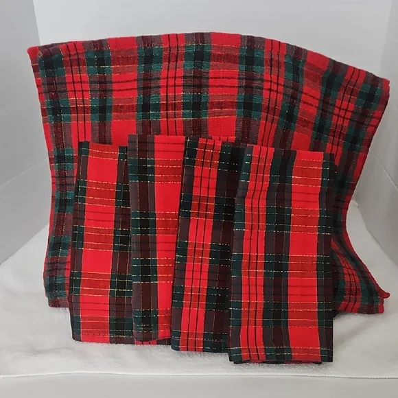 Crate & Barrel Vintage Plaid Red Green Gold Metallic Placemats Napkins Set of 4