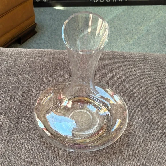 Elegant Clear Glass Decanter