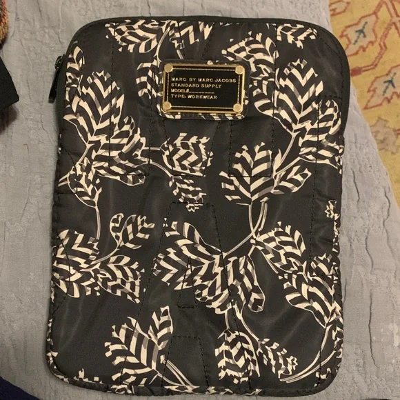 Marc By Marc Jacobs Black and Cream Leaf Phone Cover