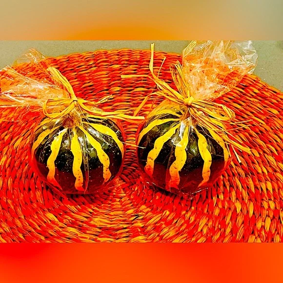 Crate&Barrel 2 1/2” X 3” set of Gourd Candles autumn NewGift wrapped raffia bow