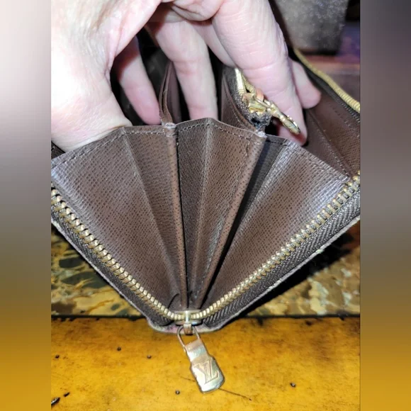 LOUIS VUITTON Denim zippy wallet🔥🔥