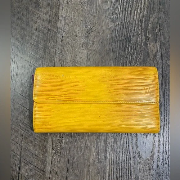 LOUIS VUITTON Epi Leather Sarah Wallet