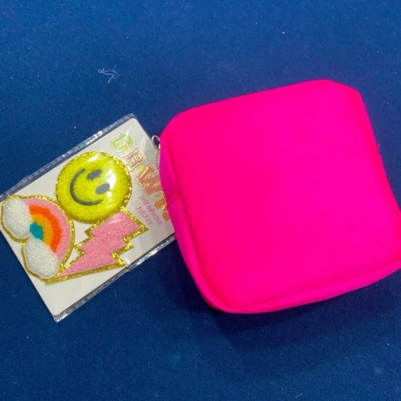 🆕 CUTEST little bright pink pouch w/golden zipper closure& 3 self stick patches