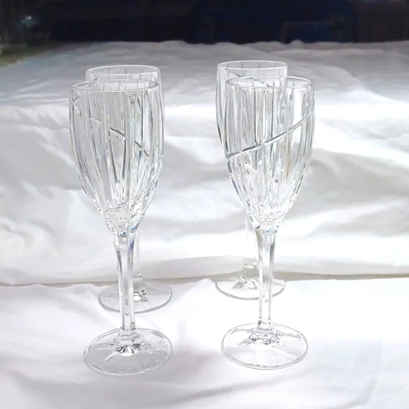 Mikasa Crystal Wine Glasses Mint Condtion Uptown Set 4 Gift For Wine…