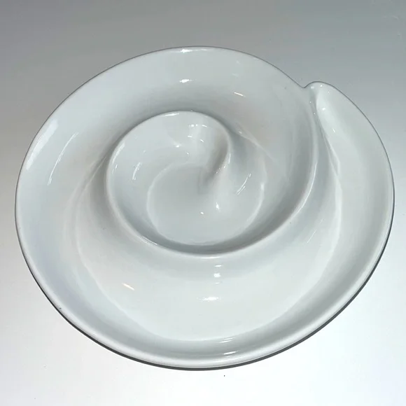 Crate & Barrel White Oven/Microwave Safe Dish