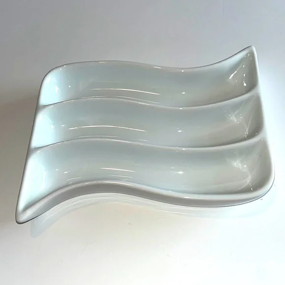 Crate & Barrel White Oven/Microwave Safe Dish