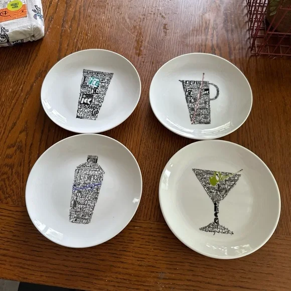 Crate&Barrel White Cocktail Graphic Plate Set