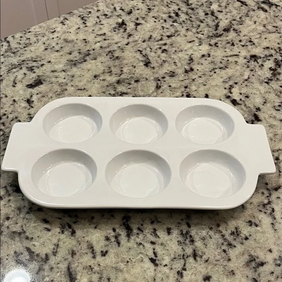 Crate&Barrel White stoneware. Divided Baking