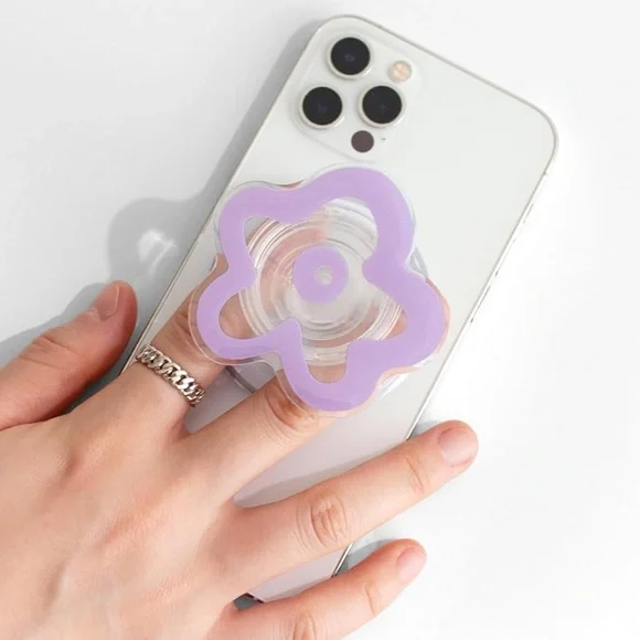 Purple Flower Phone Grip. NWT. Magnetic type