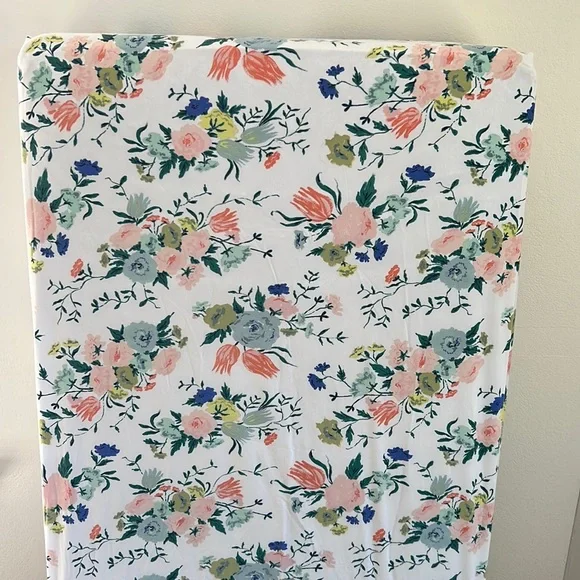Crate & Barrel Crib sheet set (2) & changing pad cover - Dutch Tulip print