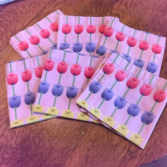 Set of 6 Crate & Barrel 🌷 🌷 lilac cocktail napkins