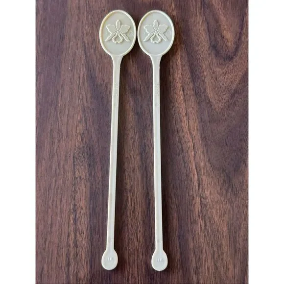 Vintage Halekulani Hotel Hawaii Waikiki Swizzle Stick Collectible Flower Emblem