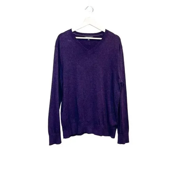Banana Republic purple V-neck pullover sweater size L