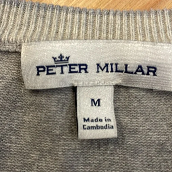 Peter Millar V-neck gray sweater - size medium