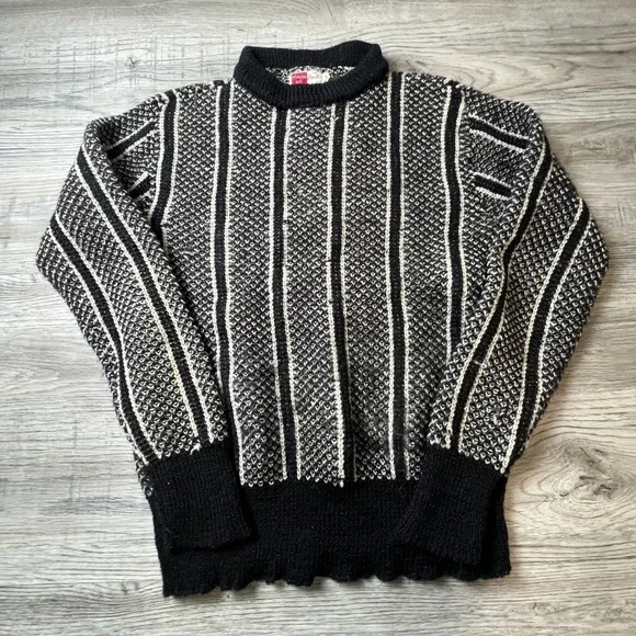 Milwaukee Knit Sweater Mens M Black White Striped Virgin Wool Vintage Mock Neck