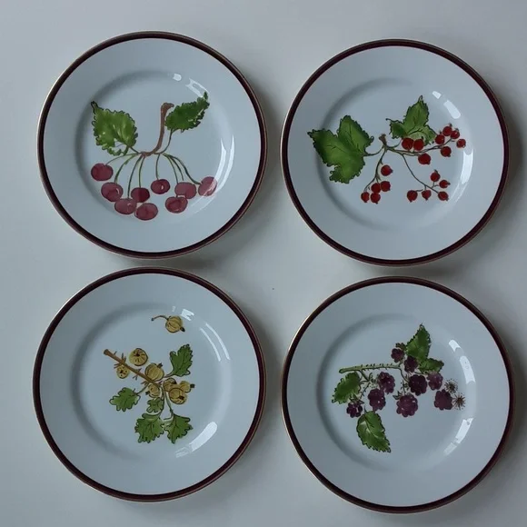 Crate & Barrel Berries Salad Plates 8