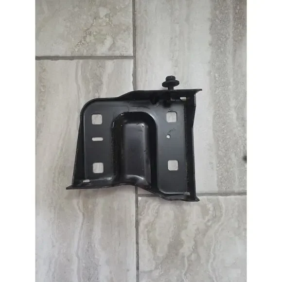 2020-2023 Chevrolet Silverado 2500 3500 Front Right Bumper‎ Bar Bracket 84568470