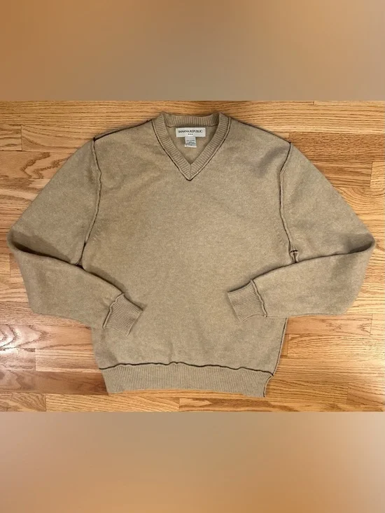 Banana Republic 100% Lambswool Sweater Minimalist Mens Med Tan V-Neck Classic