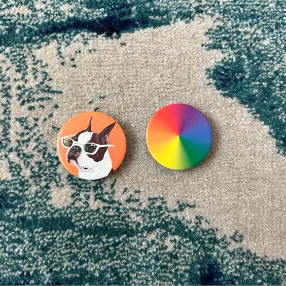 NWOT- 2 fun pop sockets