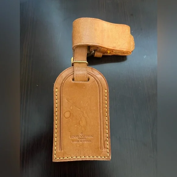 GUC Louis Vuitton Luggage Tag w/ Piognet