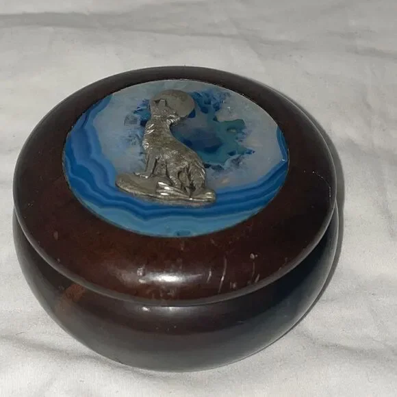 Small vintage round wooden case