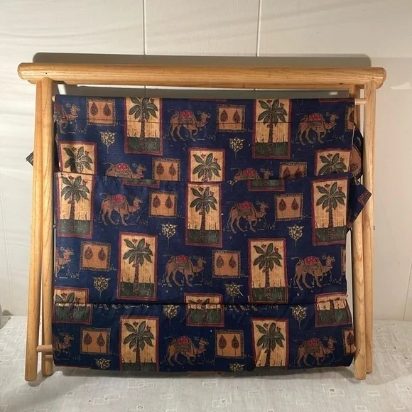 Sewing Camel Ethnic Cloth Print Pocket Yarn Storage Wooden