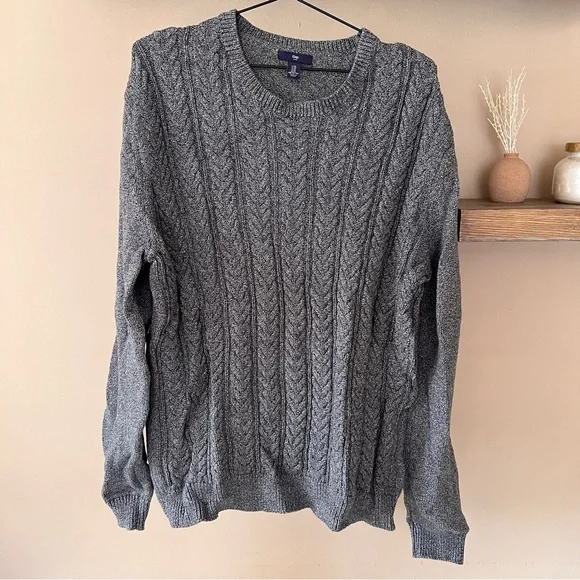 Gap sweater