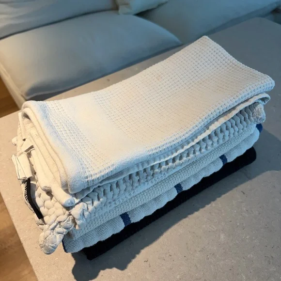 Crate&Barrel Bundle 6 Kitchen Towels
