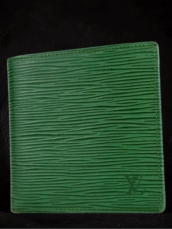 Louis Vuitton Green Epi Bifold Wallet 😍💚