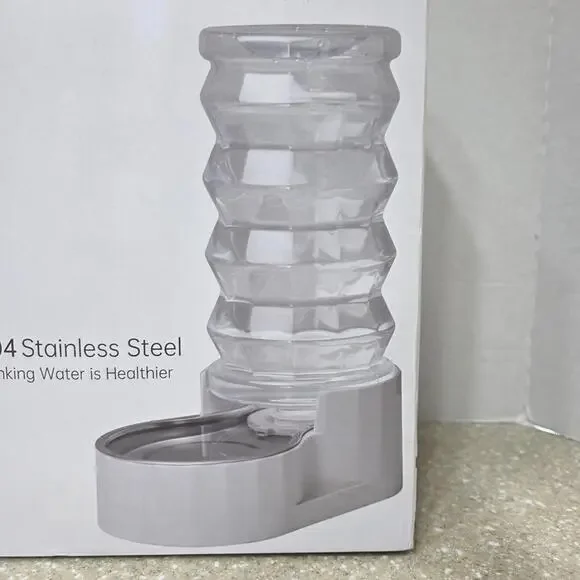 Sfozstra Automatic Water Dispenser For Cats and Dogs 8L White NIB